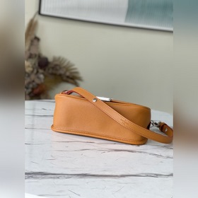 LV Артикул： M59457 Карамельно-коричневый  Сумка Buci Изготовлен