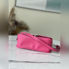 LV Модель： M59460 Цвет： драконий фрукт Сумка Buci Изготовлена и
