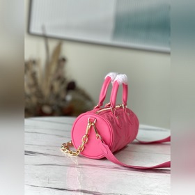 LV Модель： M59826 Цвет： фрукт дракона Сумка BB Мягкая подкладка