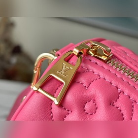 LV Модель： M59826 Цвет： фрукт дракона Сумка BB Мягкая подкладка