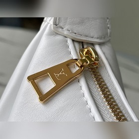 LV Модель： M59959 Белая сумка Мягкая форма из плотной кожи стега