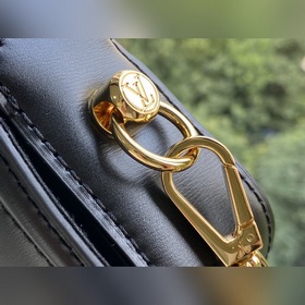 LV Артикул： M69841 Черный Сумка Officier Сочетание кожи деталей 
