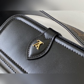 LV Артикул： M69841 Черный Сумка Officier Сочетание кожи деталей 