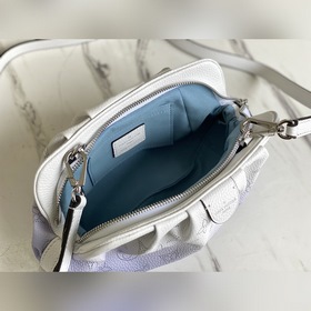 LV Модель： M80497 Мини-сумка Scala в оттенках синего Изготовлена