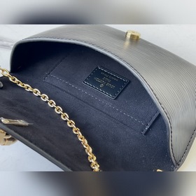 LV Модель： M80682 Сумка с ремешком и замком С сумкой LV Padlock 