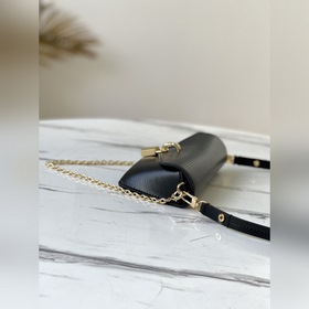 LV Модель： M80682 Сумка с ремешком и замком С сумкой LV Padlock 