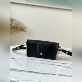 LV Модель： M80682 Сумка с ремешком и замком С сумкой LV Padlock 