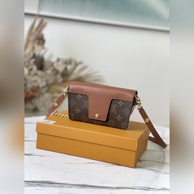 LV Артикул： M80763 Сумка Padlock on Strap цвета карамельного Кла