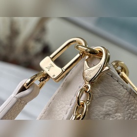 LV Модель： M81066 Easy Pouch On Strap Сумка Весенняя коллекция 2