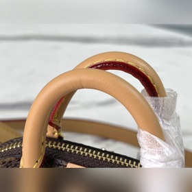 LV Артикул： M81081 Комплект Три мини-сумки： модели Speedy, Alma 