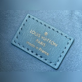 LV Модель： M81094 Loop Полулунная сумка-багет Сумка Croissant из