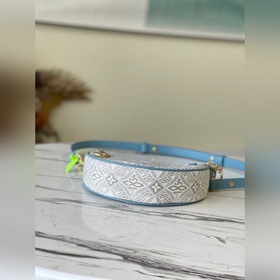 LV Модель： M81094 Loop Полулунная сумка-багет Сумка Croissant из