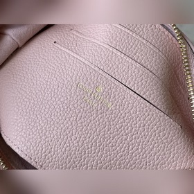 LV Артикул： M81429 Розовый Сумка с двумя молниямиз мягкой кожи 