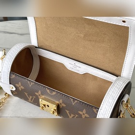 LV Модель： M81485 Сумка в форме багета вдохновленархивами , а S