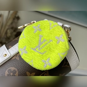 LV Модель： M81485 Сумка в форме багета вдохновленархивами , а S