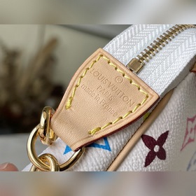 LV Модель： M92649 Ограниченная серия в сотрудничестве с Такуми Му