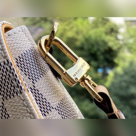 LV Артикул： N50053 CROISETTE Компактная и современная сумка чере
