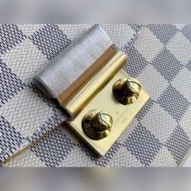 LV Артикул： N50053 CROISETTE Компактная и современная сумка чере