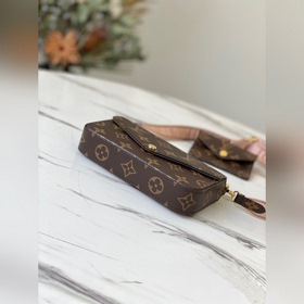 LV Артикул： M80091 Розовый комплект из трех предметов MULTI POCH