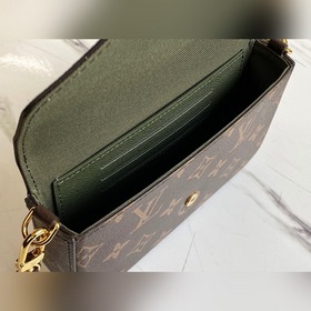 LV Артикул： M80091 Розовый комплект из трех предметов MULTI POCH