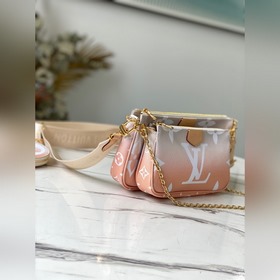 LV Артикул： M57634 Сумка Multi Pochette Accessoires в цвете «тум