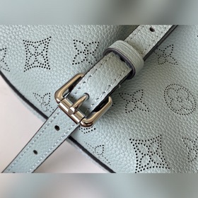LV Артикул： M80094 Мини-сумка Scala Вдохновленная складками зана