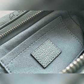 LV Артикул： M80094 Мини-сумка Scala Вдохновленная складками зана