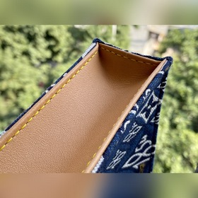 LV Модель： M80288 Сумка Petit Sac Plat Николя Гескьер объединил 