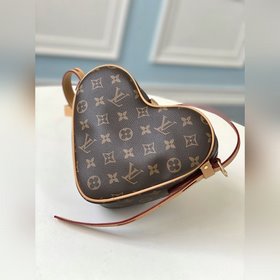 LV Модель： M57456 Cur Сумка Изготовлена из ткани Monogram, в лев
