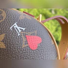 LV Модель： M57456 Cur Сумка Изготовлена из ткани Monogram, в лев