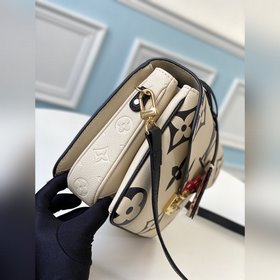 LV Модель M45384 Молочный белый &nbsp; Сумка Pochette Métis С