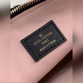 LV Модель： M57790 Черная сумка Coussin Small Блеснула на весенне
