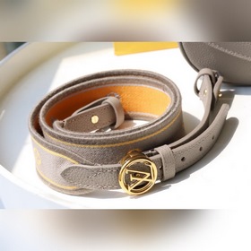 LV Артикул： M58728 Серая сумка Pont 9 Soft Изготовлена из зернис