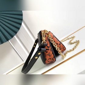 LV Артикул： M80399 Серия с леопардовым принтом Multi Pochette Ac