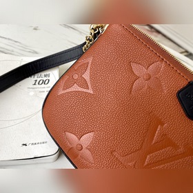 LV Артикул： M80399 Серия с леопардовым принтом Multi Pochette Ac