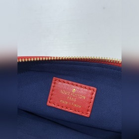 LV Модель： M57792 Красная сумка Coussin Small завершила весенне-