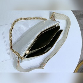 LV Модель： M57793 Молочно-белая сумка Coussin Small заявила о се