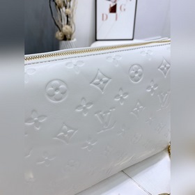 LV Модель： M57793 Молочно-белая сумка Coussin Small заявила о се