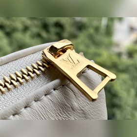 LV Модель： M57793 Молочно-белая сумка Coussin Small заявила о се
