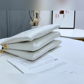 LV Модель： M57793 Молочно-белая сумка Coussin Small заявила о се