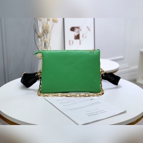 LV Модель： M57936 Зеленая сумка Coussin Small завершила весенне-