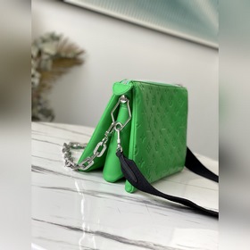 LV Модель： M57936 Зеленая сумка Coussin Small завершила весенне-