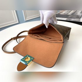 LV Модель M44654 Сумка Locky BB цвета карамельного Эта небольшая