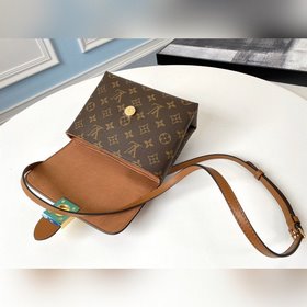 LV Модель M44654 Сумка Locky BB цвета карамельного Эта небольшая