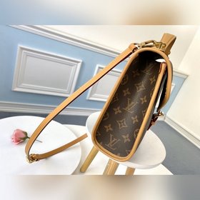 LV Модель M44919 Большая сумка Ivy Николя Гескьер в своей коллекц