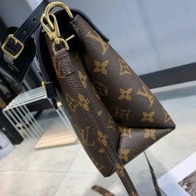 LV ONE HANDLE Сумка Модель M43125 Гладкая кожа с монограммой и х