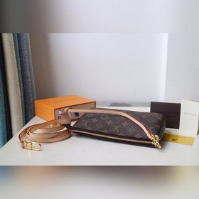 LV POCHETTE ACCESSORIES Большая сумка Модель M51980 С двумя плеч