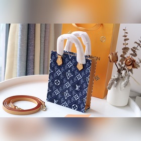 LV Серия Monogram Since 1854 【PETIT SAC PLAT Сумка】 Артикул： M80
