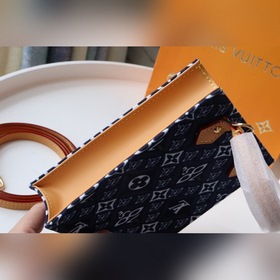 LV Серия Monogram Since 1854 【PETIT SAC PLAT Сумка】 Артикул： M80