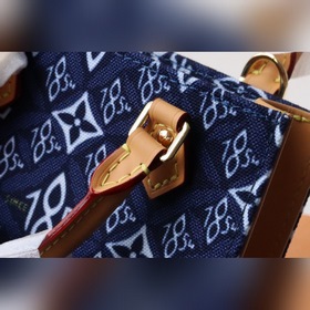 LV Серия Monogram Since 1854 【PETIT SAC PLAT Сумка】 Артикул： M80